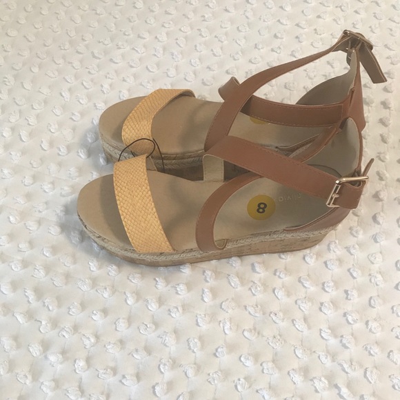 Sandals - Picture 5 of 6